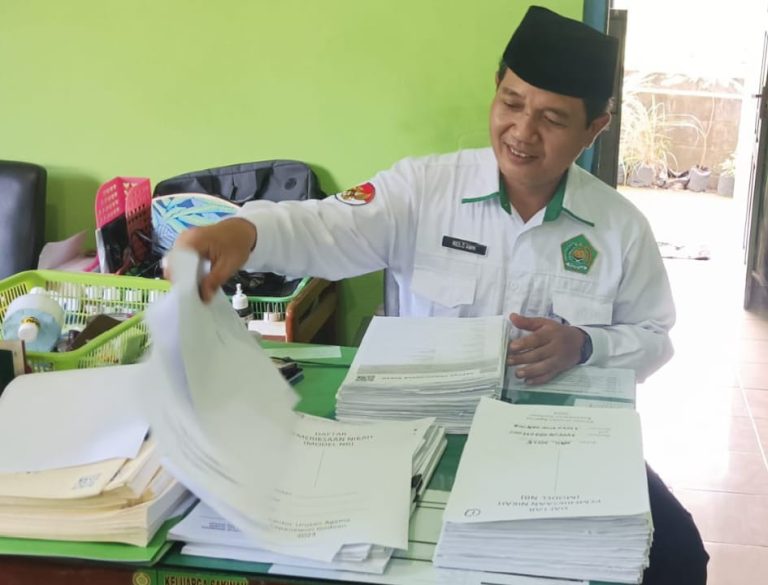 Aktivitas ASN KUA Godean pada Senin, 14 Juli 2025: Pelayanan Tetap Prima di Tengah Pelatihan CPNS dan Orientasi PPPK